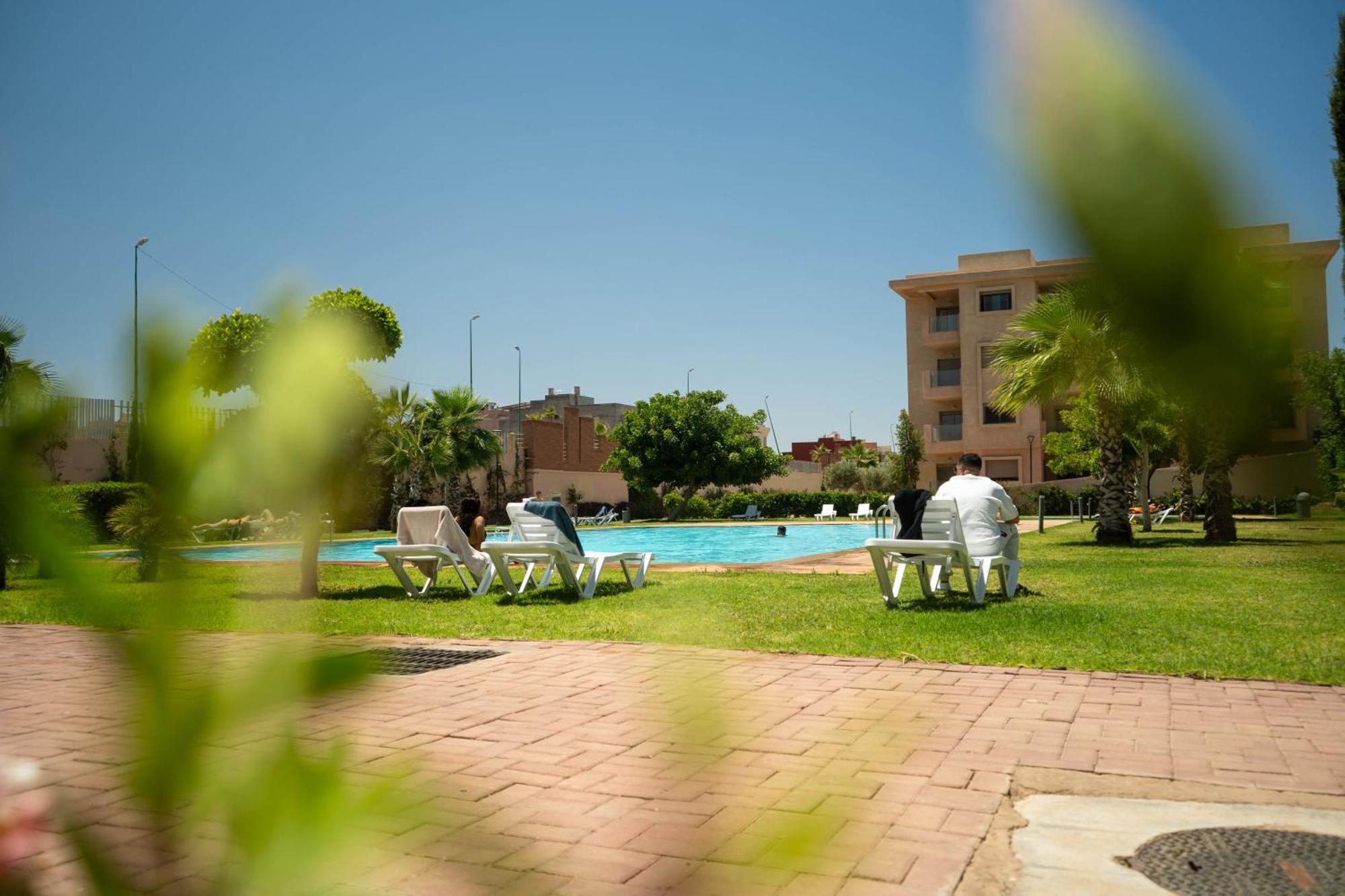 Magnifique Appartement Moderne De 2 Chambres Avec Piscine A 10 Min Du Centre De Marrakech Marrakesh Buitenkant foto